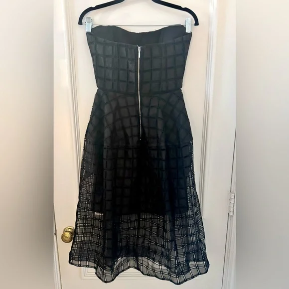 NEW Nicolas window lace strapless cocktail dress - Picture 3 of 9